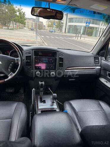 Mitsubishi Pajero 2010, 360,000 km - 3.5 л - Bakı
