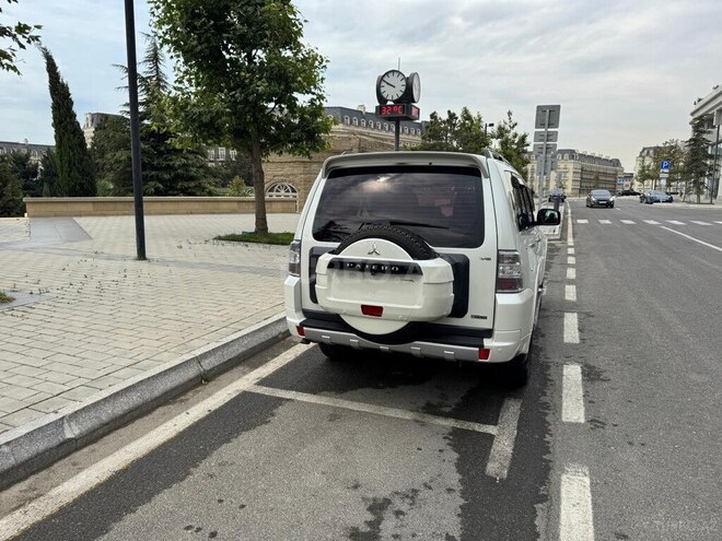 Mitsubishi Pajero 2010, 360,000 km - 3.5 л - Bakı