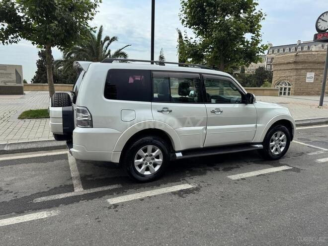 Mitsubishi Pajero 2010, 360,000 km - 3.5 л - Bakı