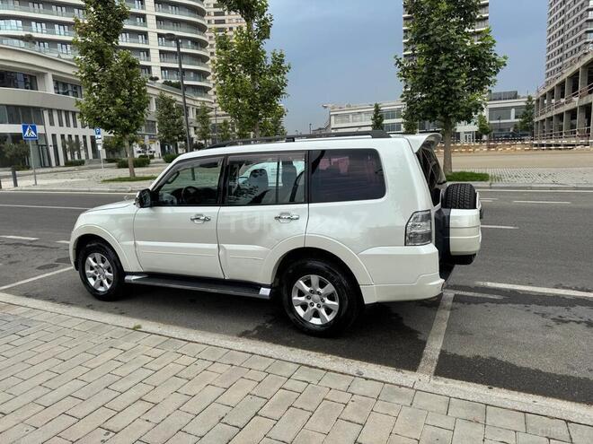 Mitsubishi Pajero 2010, 360,000 km - 3.5 л - Bakı