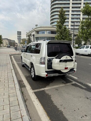 Mitsubishi Pajero 2010, 360,000 km - 3.5 л - Bakı