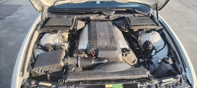 BMW 540 1999, 296,000 km - 4.4 l - Şirvan