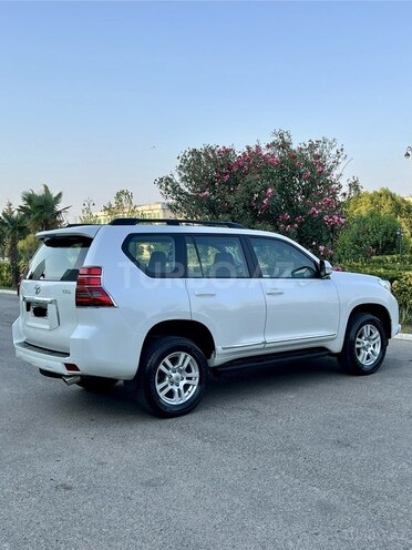 Toyota Land Cruiser Prado 2010, 156,000 km - 2.7 л - Biləsuvar