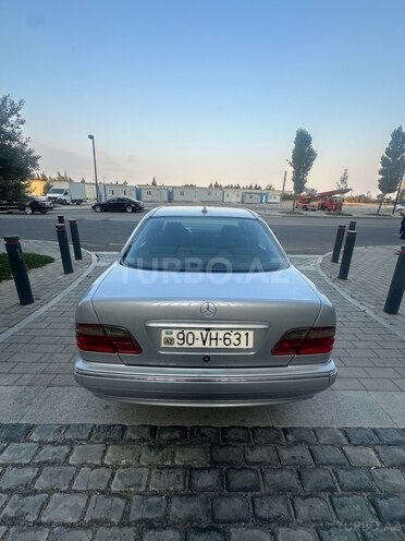 Mercedes E 240 2000, 380,124 km - 2.4 l - Bakı