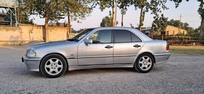 Mercedes C 180 1999, 400,000 km - 1.8 l - Saatlı