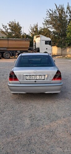 Mercedes C 180 1999, 400,000 km - 1.8 l - Saatlı