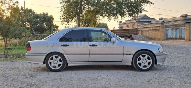 Mercedes C 180 1999, 400,000 km - 1.8 l - Saatlı