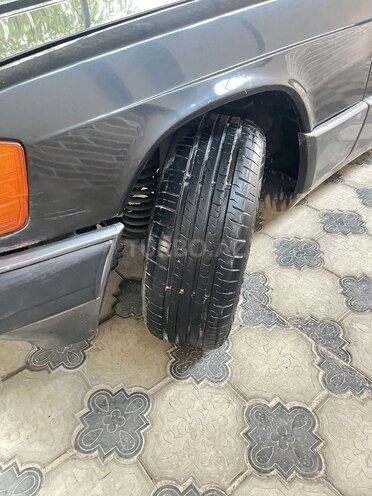 Mercedes 190 1991, 322,365 km - 2.0 l - Bakı