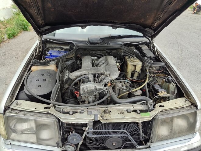 Mercedes E 300 d 1993, 289,955 km - 3.0 l - Şəki