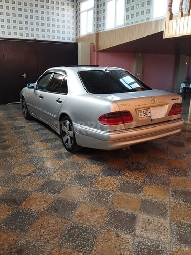 Mercedes E 230 1995, 300,000 km - 2.3 l - Quba