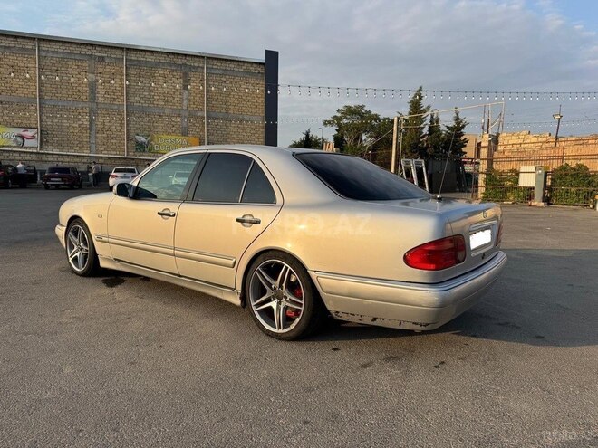 Mercedes E 240 1997, 398,000 km - 2.4 l - Bakı