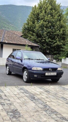 Opel Astra 1997, 280,000 km - 1.4 l - Şəki
