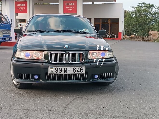 BMW 318 1996, 222,000 km - 1.8 л - Zaqatala