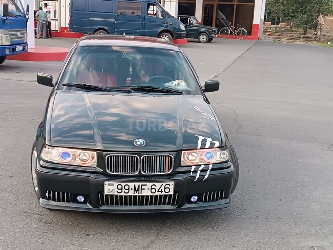 BMW 318 1996, 222,000 km - 1.8 л - Zaqatala