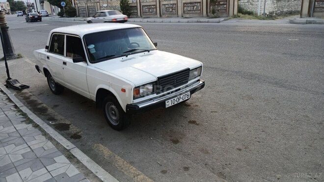 LADA (VAZ) 2107 2005, 83,000 km - 1.6 l - Ucar