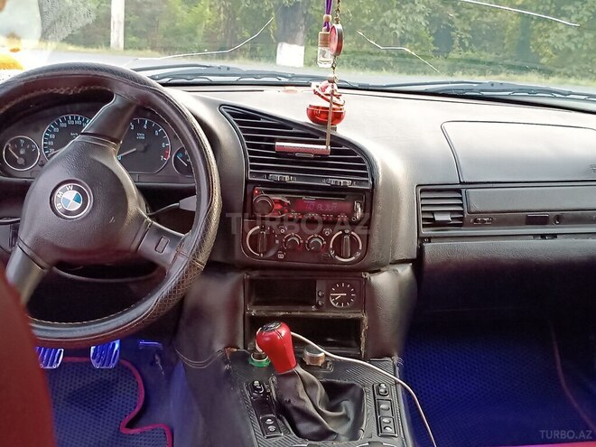 BMW 318 1996, 222,000 km - 1.8 л - Zaqatala