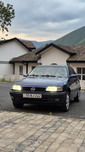 Opel Astra 1997, 280,000 km - 1.4 л - Şəki