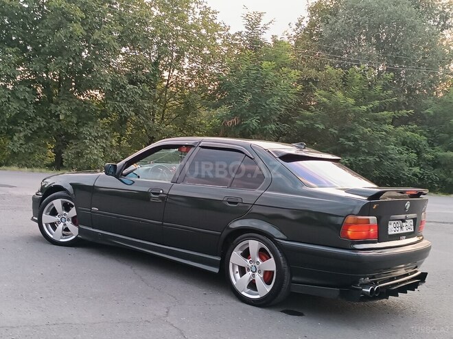 BMW 318 1996, 222,000 km - 1.8 л - Zaqatala