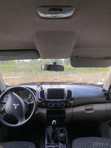 Mitsubishi L200 2014, 300,000 km - 2.5 l - Lənkəran