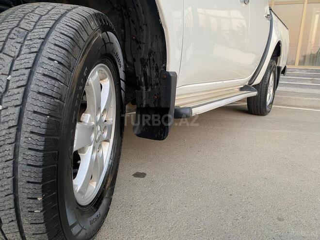 Mitsubishi L200 2014, 300,000 km - 2.5 l - Lənkəran