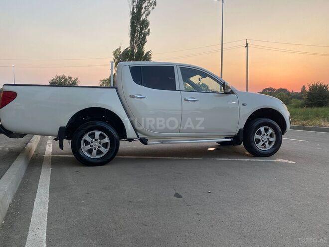 Mitsubishi L200 2014, 300,000 km - 2.5 l - Lənkəran