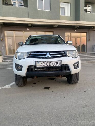 Mitsubishi L200 2014, 300,000 km - 2.5 l - Lənkəran