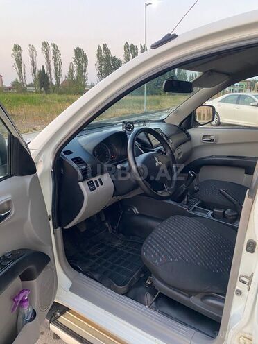 Mitsubishi L200 2014, 300,000 km - 2.5 l - Lənkəran