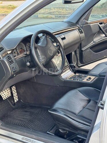 Mercedes E 220 d 2001, 380,000 km - 2.2 l - Şəmkir