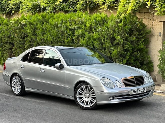 Mercedes E 320 2002, 299,000 km - 3.2 l - Bakı