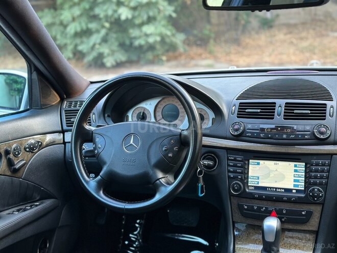 Mercedes E 320 2002, 299,000 km - 3.2 l - Bakı