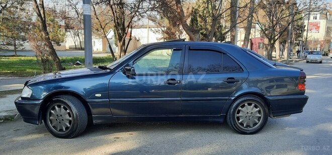 Mercedes C 200 1998, 437,000 km - 2.0 l - Qazax