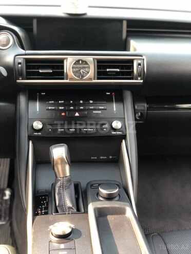 Lexus  2017, 92,300 km - 2.0 л - Bakı