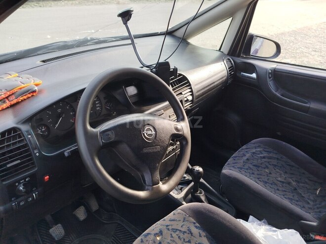 Opel Zafira 1999, 345,000 km - 1.8 l - Qusar