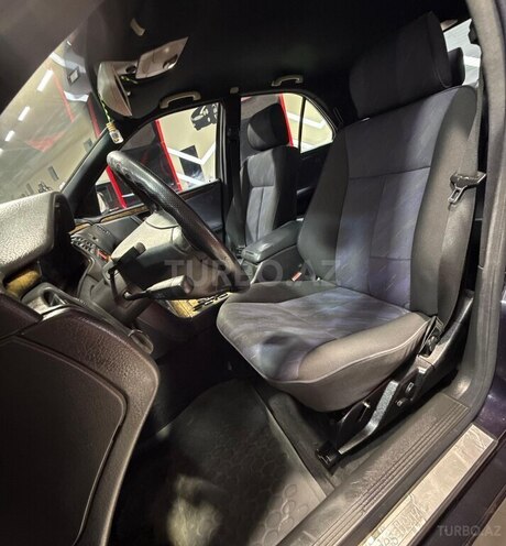 Mercedes E 240 1999, 389,000 km - 2.4 л - Sumqayıt