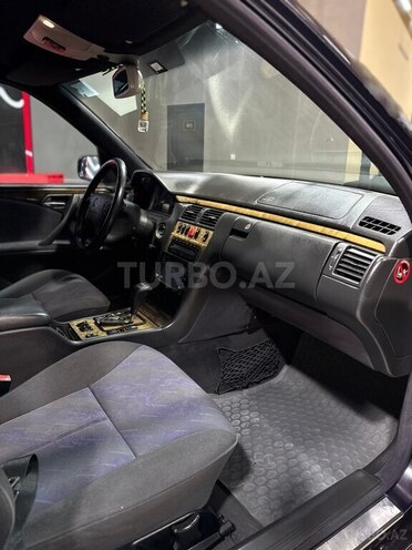 Mercedes E 240 1999, 389,000 km - 2.4 л - Sumqayıt