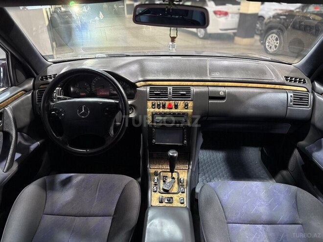 Mercedes E 240 1999, 389,000 km - 2.4 л - Sumqayıt