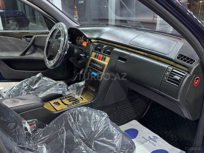Mercedes E 270 2000, 357,000 km - 2.7 l - Xırdalan
