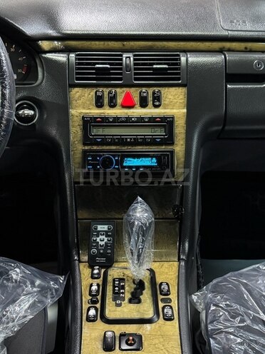 Mercedes E 270 2000, 357,000 km - 2.7 l - Xırdalan