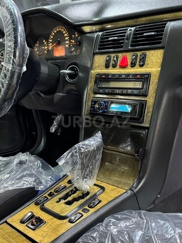 Mercedes E 270 2000, 357,000 km - 2.7 l - Xırdalan