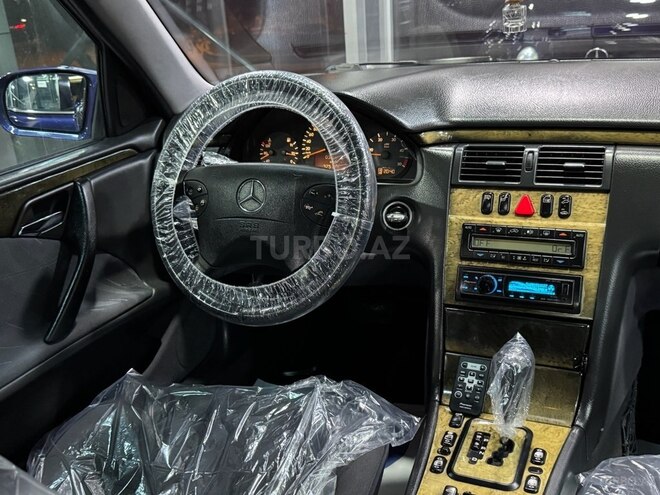 Mercedes E 270 2000, 357,000 km - 2.7 l - Xırdalan