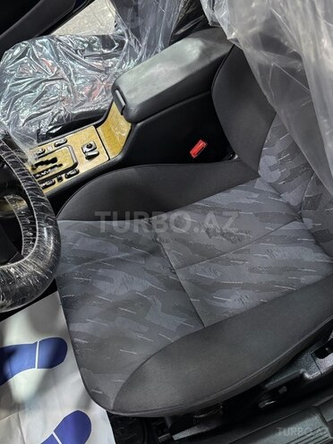 Mercedes E 270 2000, 357,000 km - 2.7 l - Xırdalan