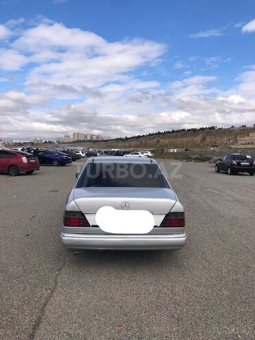Mercedes E 220 1993, 450,000 km - 2.2 l - Tovuz