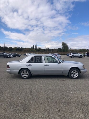 Mercedes E 220 1993, 450,000 km - 2.2 l - Tovuz