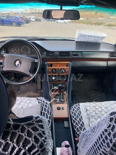Mercedes E 220 1993, 450,000 km - 2.2 l - Tovuz