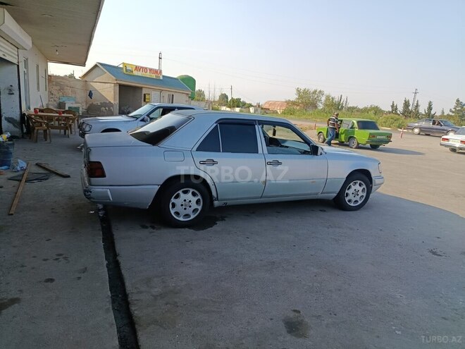 Mercedes E 250 1995, 58,888 km - 2.5 л - Salyan