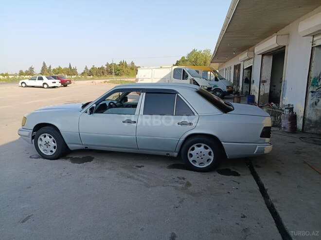 Mercedes E 250 1995, 58,888 km - 2.5 л - Salyan