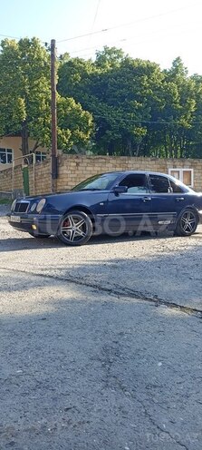 Mercedes E 280 1999, 445,125 km - 2.8 l - Şəki