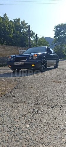 Mercedes E 280 1999, 445,125 km - 2.8 l - Şəki
