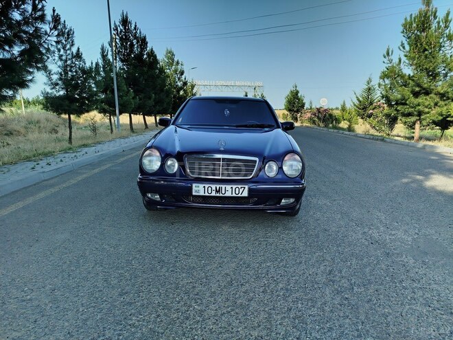 Mercedes E 240 1999, 109,585 km - 2.4 л - Masallı
