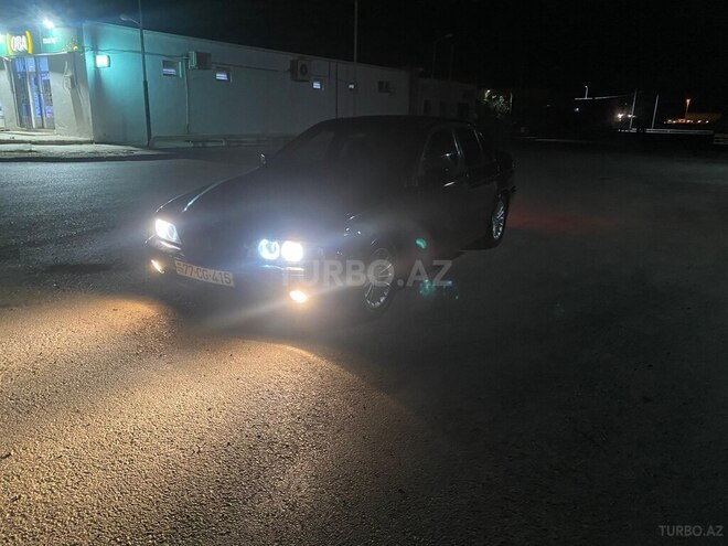 BMW 520 1999, 302,000 km - 2.0 l - Bakı